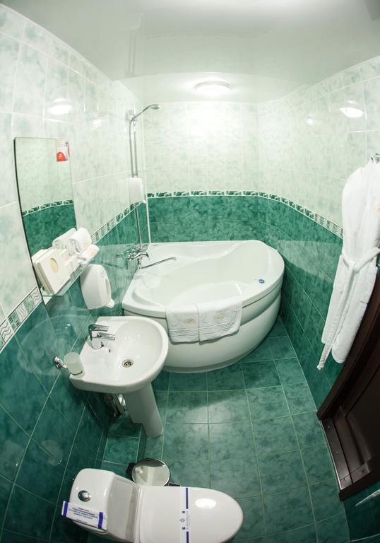 Druzhba Hotel Krzywy Róg Zewnętrze zdjęcie