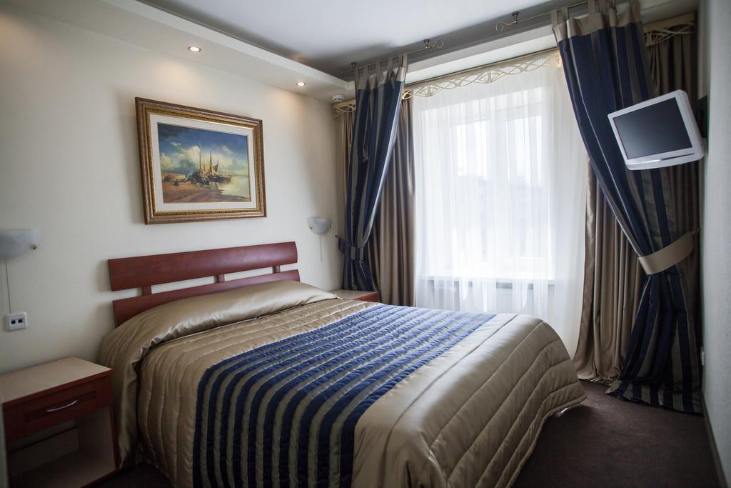 Druzhba Hotel Krzywy Róg Zewnętrze zdjęcie